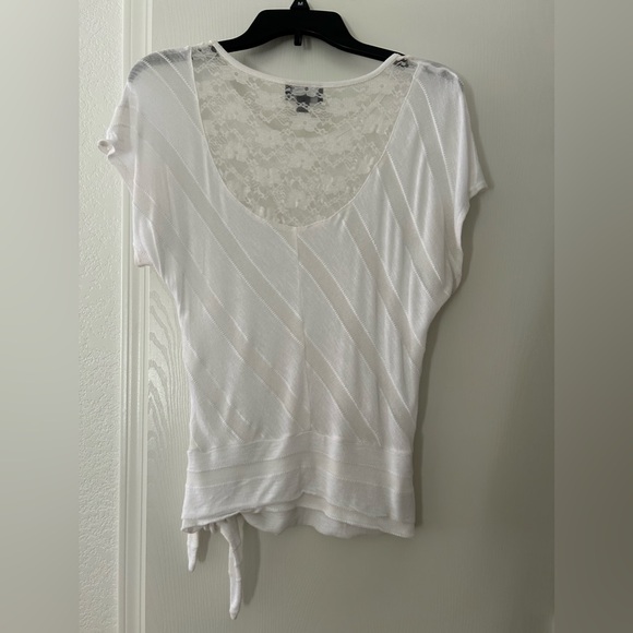 IZ Byer Light Ivory Short Sleeve Lacey Back Top. Size Small - Picture 3 of 11